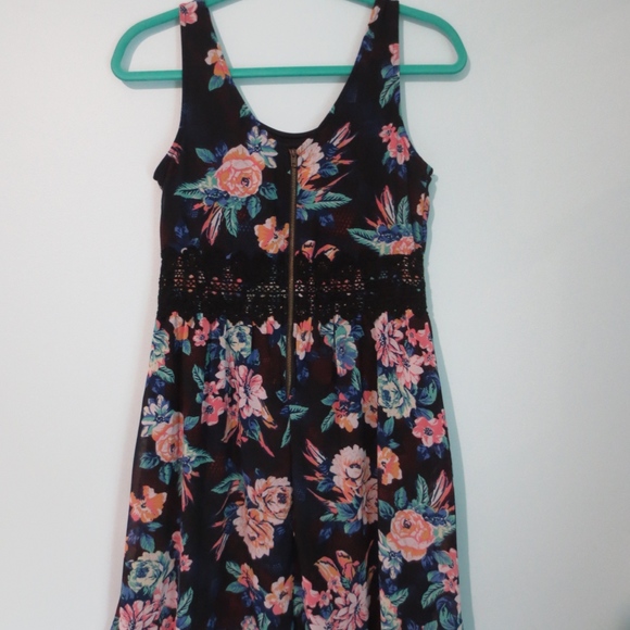 Spring/Summer dress - Picture 2 of 2